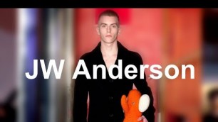 'JW Anderson Fall-Winter 2022-2023 Fashion Show'