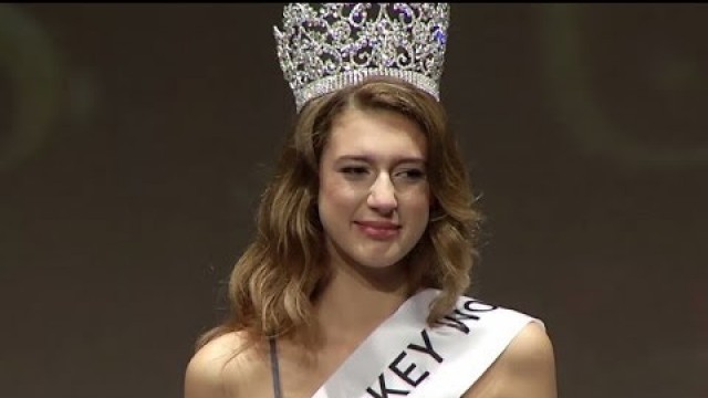 'Itır Esen crowned Miss World Turkey 2017'