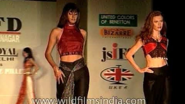 'Fashion show by NIFD India: women display belly buttons'