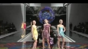 'Fashion Show VALENTINO Spring Summer 2008 Pret a Porter Paris 2 of 4 by Fashion Channel'
