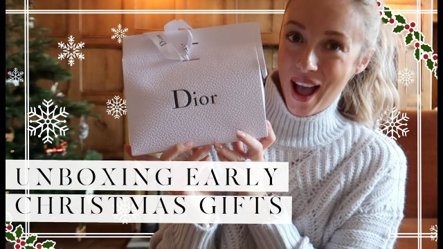 'UNBOXING EARLY CHRISTMAS GIFTS + FURNITURE DELIVERIES // Vlogmas Day 17 // Fashion Mumblr'